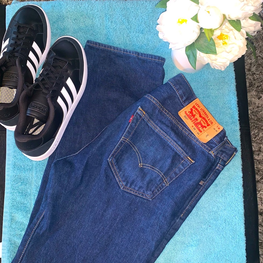 Levi's® Men's 501® Original Fit Straight Leg Jeans - Picture 5 of 7